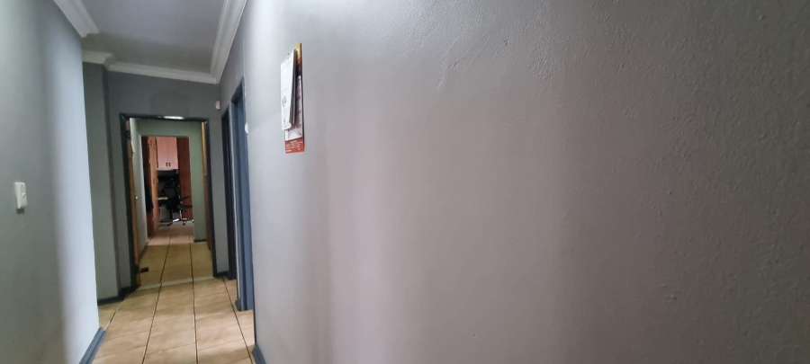 3 Bedroom Property for Sale in Langenhovenpark Free State